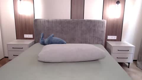 mysticsirenn online show from November 8, 9:31 am