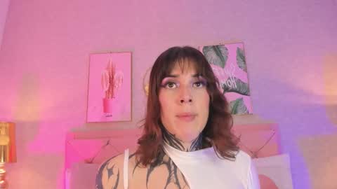 Snapshot of mystikdoll chatting on November 26, 11:33 am Misteika online show from November 26, 11:33 am