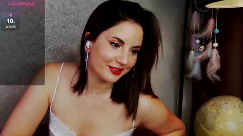 Angeline online show from April 10, 7:40 pm