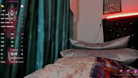 Mystiquets  online show from April 18, 2:15 am