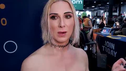 Snapshot of mzjadenyxxx chatting on October 25, 1:02 am Jade Nyxxx online show from October 25, 1:02 am