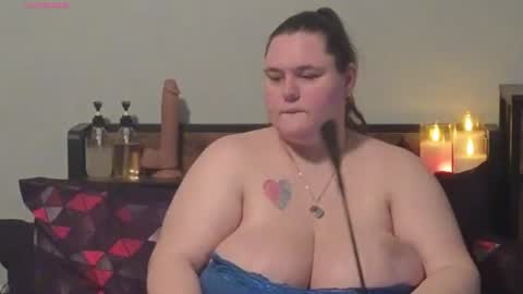 Mzjuicybootay online show from December 1, 3:28 pm