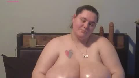 Mzjuicybootay online show from December 15, 4:33 pm