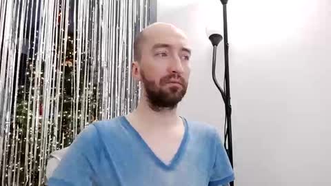 Snapshot of n22day22 chatting on January 1, 9:20 pm Mr Bigmagnum online show from January 1, 9:20 pm