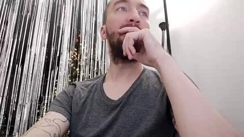 Snapshot of n22day22 chatting on January 2, 10:22 pm Mr Bigmagnum online show from January 2, 10:22 pm