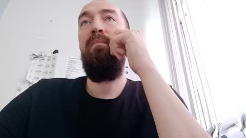 Snapshot of n22day22 chatting on November 19, 8:58 am Mr Bigmagnum online show from November 19, 8:58 am