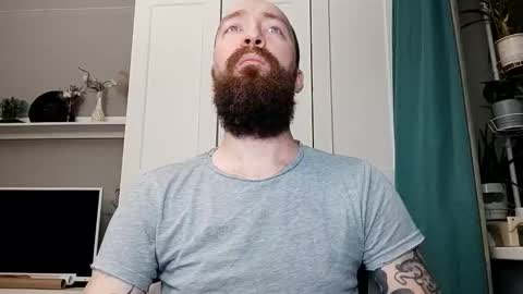 Snapshot of n22day22 chatting on December 19, 10:06 pm Mr Bigmagnum online show from December 19, 10:06 pm