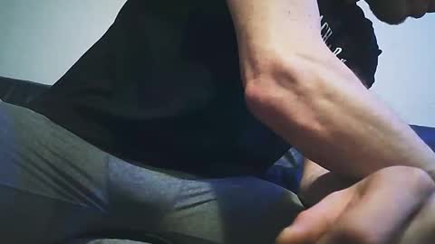 Snapshot of n3philim999 chatting on December 8, 9:57 am n3philim999 online show from December 8, 9:57 am