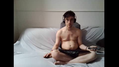 a Ordinary Boy online show from February 24, 1:47 am