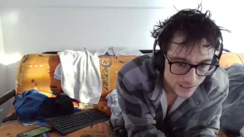 a Ordinary Boy online show from February 28, 9:16 pm