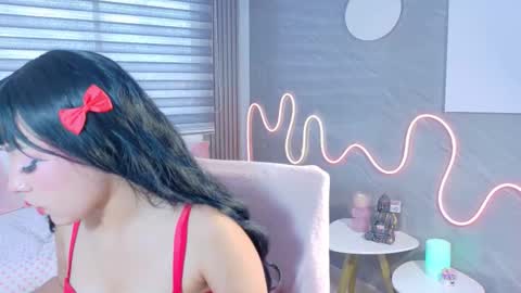 Snapshot of naaomi_cute chatting on October 18, 8:53 pm naaomi_cute online show from October 18, 8:53 pm