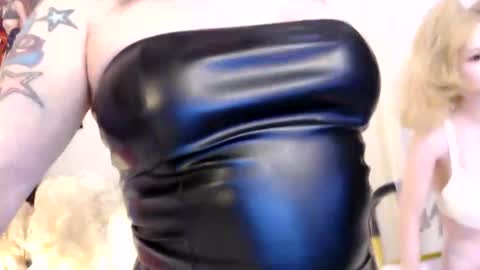 Nadia Vixen online show from May 15, 11:01 pm