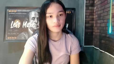 nadiestar online show from May 12, 12:08 am