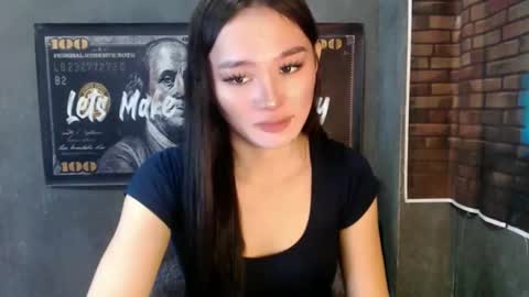 nadiestar online show from May 27, 11:46 pm