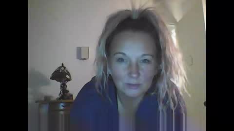 Snapshot of naenae937 chatting on February 24, 6:49 am naenae937 online show from February 24, 6:49 am