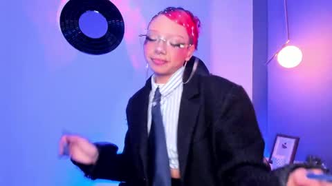 naff_eratu online show from April 8, 9:26 pm