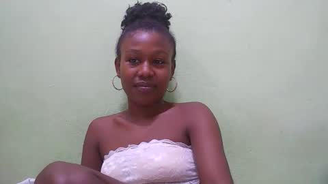 Snapshot of nah296652 chatting on May 10, 7:02 am nah296652 online show from May 10, 7:02 am