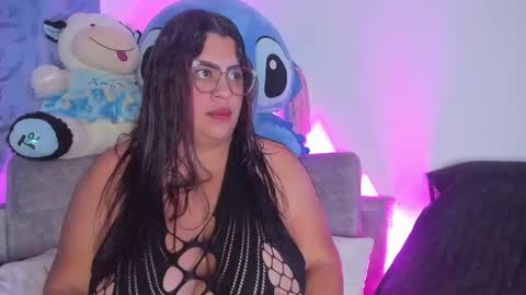 Snapshot of nahiaa233 chatting on September 11, 10:04 am nahiaa233 online show from September 11, 10:04 am