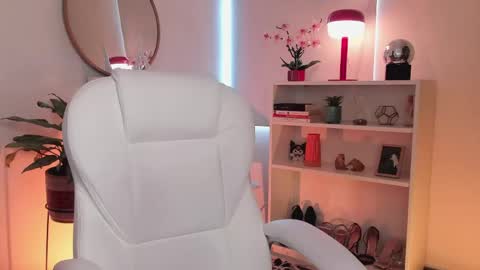 Nahia INDEPENDENT MODEL P online show from May 1, 8:46 pm