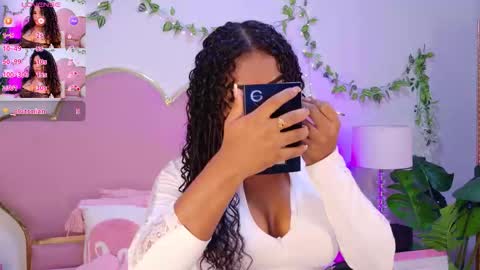 Snapshot of nahiarareina chatting on February 5, 1:38 pm NahiaraReina online show from February 5, 1:38 pm