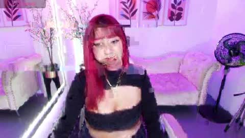 Snapshot of nahomi_velmont chatting on May 18, 7:09 pm nahomi_velmont online show from May 18, 7:09 pm