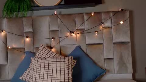  VICTORIA  online show from March 3, 7:42 pm