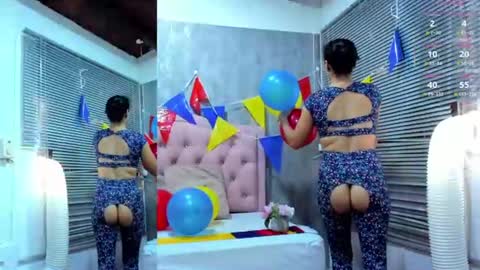 Snapshot of nahomidi_bello chatting on July 1, 6:51 pm online show from July 1, 6:51 pm