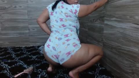 Snapshot of nahomiember chatting on November 28, 5:37 pm NAHOMI EMBER01 online show from November 28, 5:37 pm