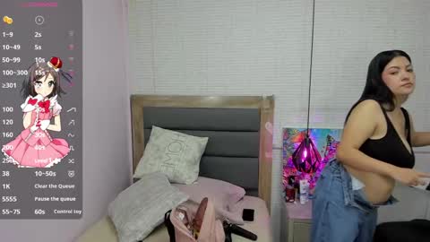 Snapshot of nahomirosse chatting on September 18, 12:07 pm SHELBY online show from September 18, 12:07 pm