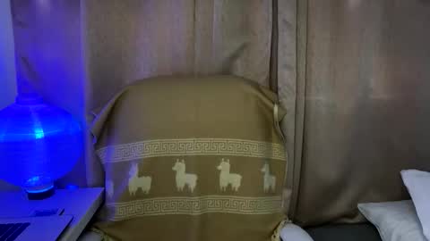 Snapshot of nahomy_joness chatting on January 15, 1:26 pm nahomy online show from January 15, 1:26 pm
