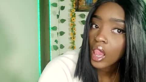 Snapshot of nahomy_smiiths chatting on April 30, 5:30 pm Nahomy online show from April 30, 5:30 pm