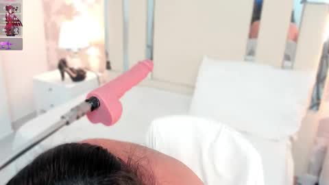 Nahomy Roberts online show from January 17, 8:41 am