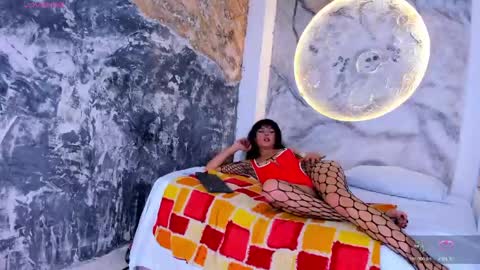 nahomyrusell online show from April 16, 10:12 pm