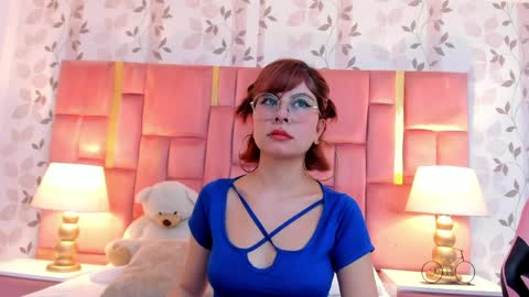 Naia  online show from April 8, 3:28 am