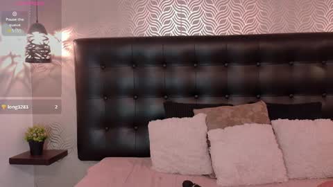 Snapshot of naiaramasson_ chatting on April 25, 1:41 pm naiaramasson_ online show from April 25, 1:41 pm