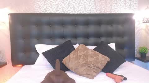 Snapshot of naiaramasson_ chatting on May 15, 12:12 pm naiaramasson_ online show from May 15, 12:12 pm