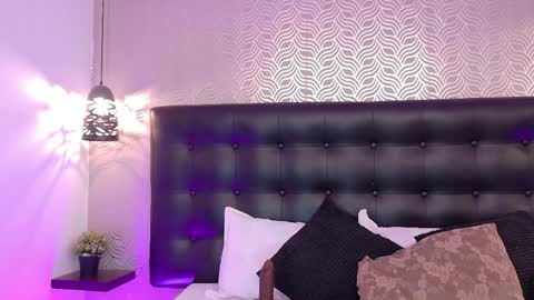 Snapshot of naiaramasson_ chatting on May 26, 12:12 pm naiaramasson_ online show from May 26, 12:12 pm