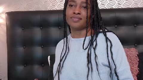 Snapshot of naiaramasson_ chatting on July 17, 12:12 pm naiaramasson_ online show from July 17, 12:12 pm