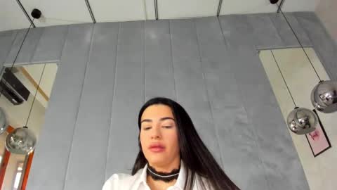 Snapshot of naila18 chatting on February 15, 6:02 am Naila online show from February 15, 6:02 am