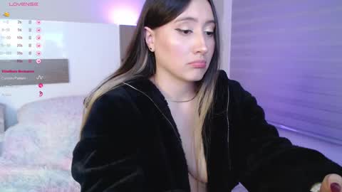 Snapshot of nailahk chatting on February 18, 2:05 am NAILAHK online show from February 18, 2:05 am