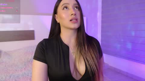 Snapshot of nailahk chatting on September 18, 12:12 am NAILAHK online show from September 18, 12:12 am