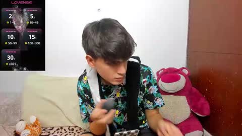 Snapshot of naim_theking chatting on February 9, 12:58 am N A I M T H E K I N G online show from February 9, 12:58 am