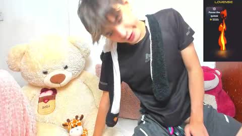 Snapshot of naim_theking chatting on February 16, 5:03 am N A I M T H E K I N G online show from February 16, 5:03 am