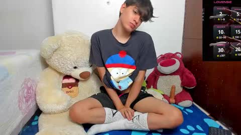 Snapshot of naim_theking chatting on February 28, 2:12 am N A I M T H E K I N G online show from February 28, 2:12 am