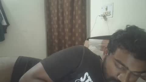 NAIRANANDU28 online show from April 19, 6:02 am