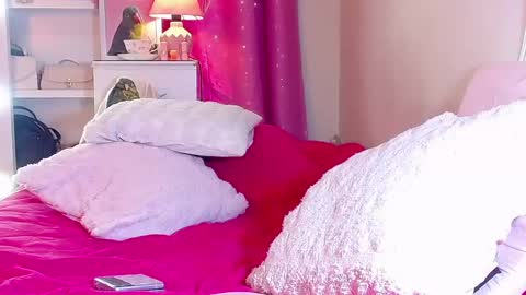 Naissha online show from December 4, 2:37 pm