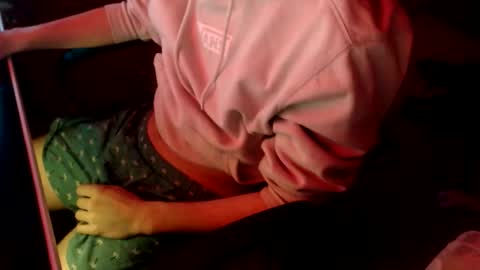 Snapshot of naj8 chatting on November 10, 6:34 am Drew online show from November 10, 6:34 am