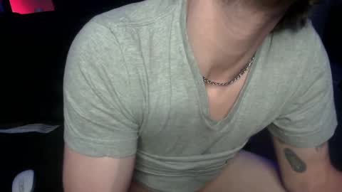 Snapshot of nakedboi420 chatting on September 19, 9:43 am mid-west guy living on the east coast trying to figure out where to go next online show from September 19, 9:43 am