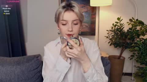 Kate online show from December 5, 11:41 am