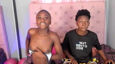 nalaandzuri ebony lesbian blackgirls online show from October 22, 1:11 pm